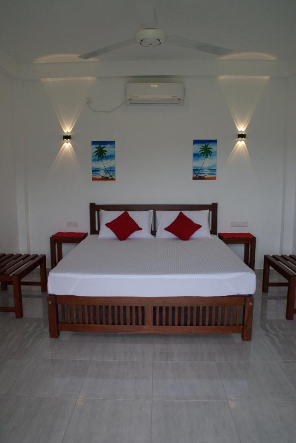 Villa Red Pool Hikkaduwa Dış mekan fotoğraf
