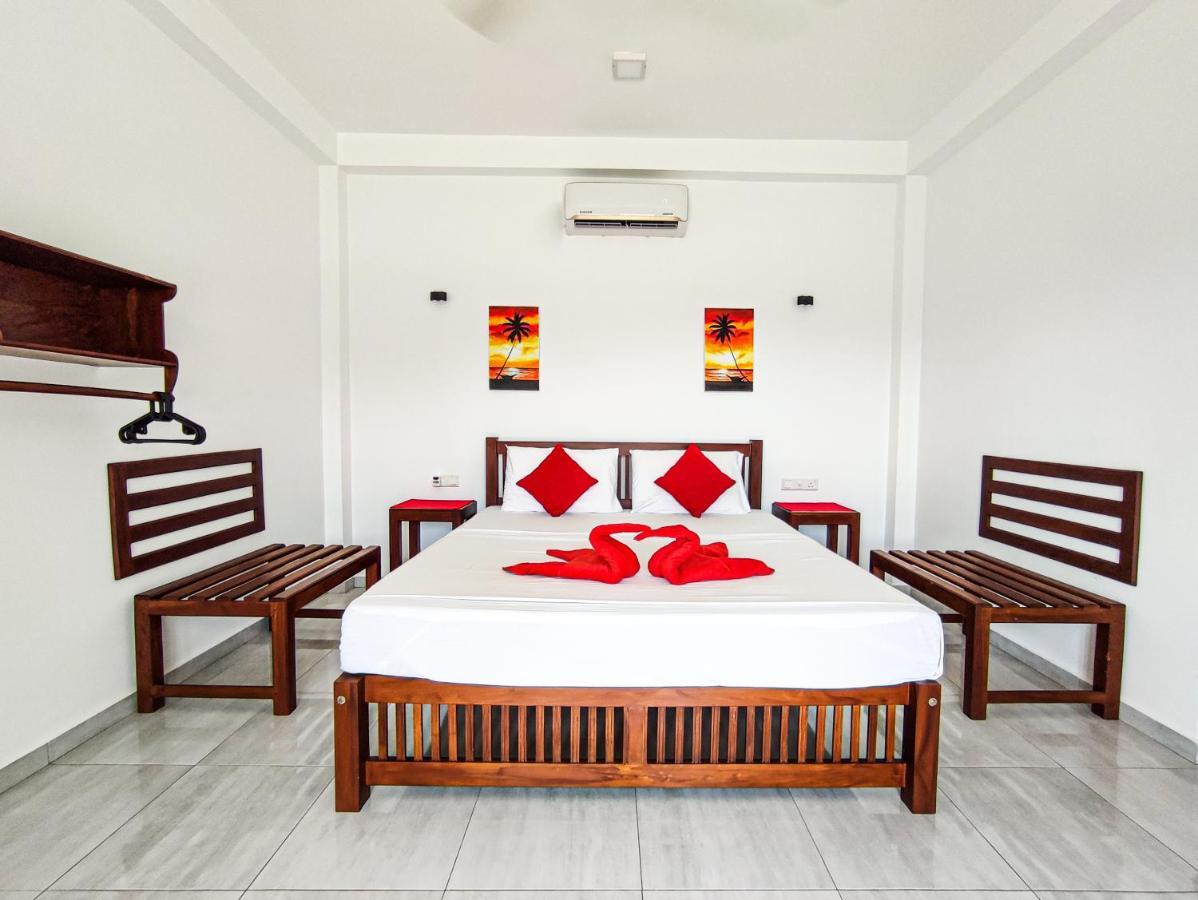 Villa Red Pool Hikkaduwa Dış mekan fotoğraf