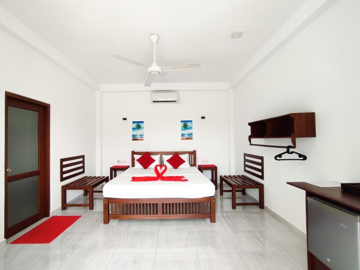 Villa Red Pool Hikkaduwa Dış mekan fotoğraf