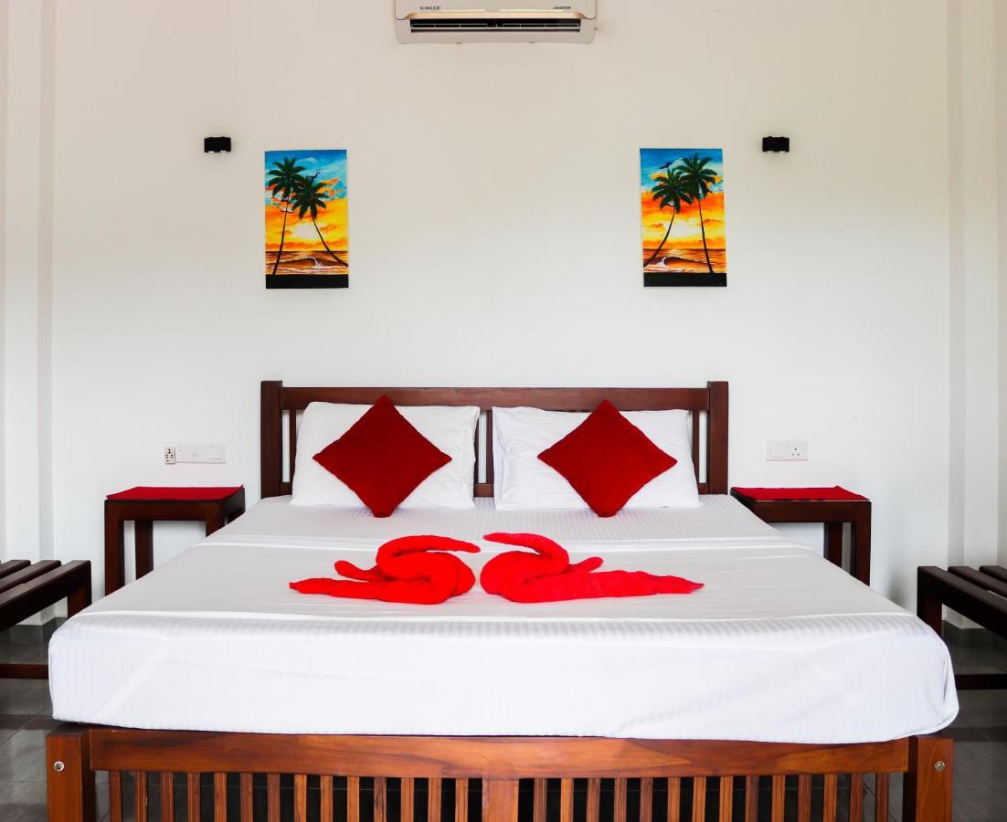 Villa Red Pool Hikkaduwa Dış mekan fotoğraf