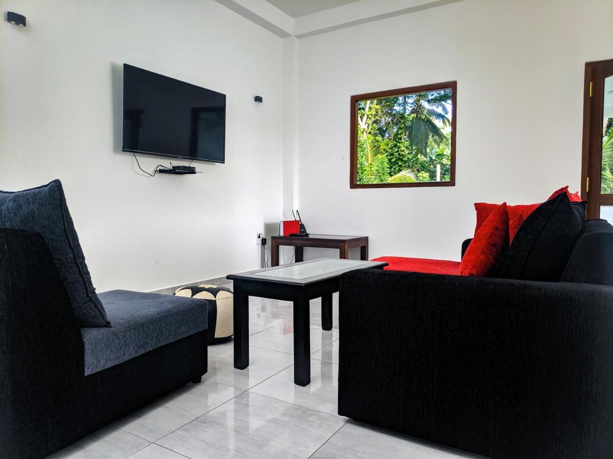 Villa Red Pool Hikkaduwa Dış mekan fotoğraf